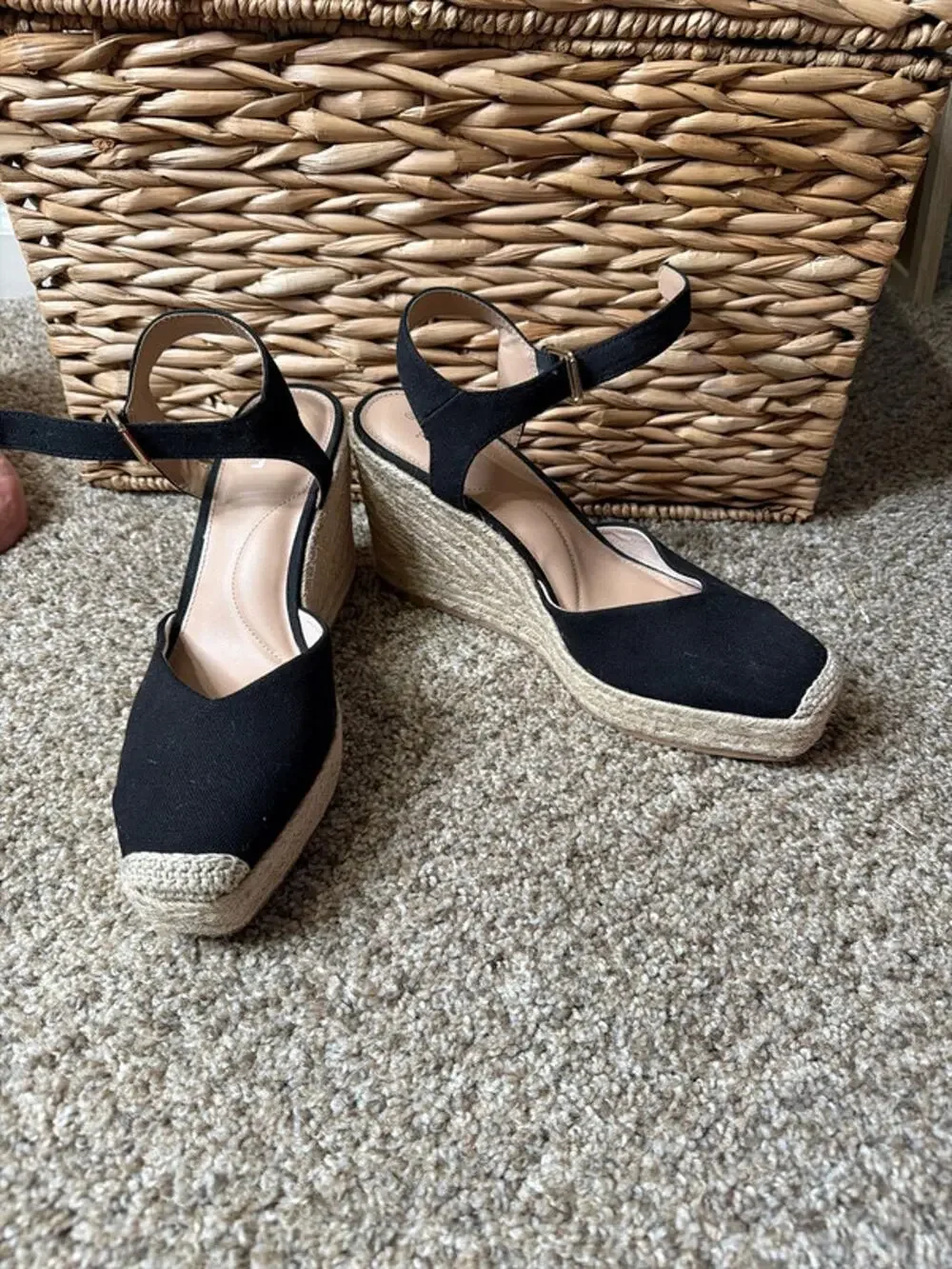 Time and Tru black wedge espadrille 10 641